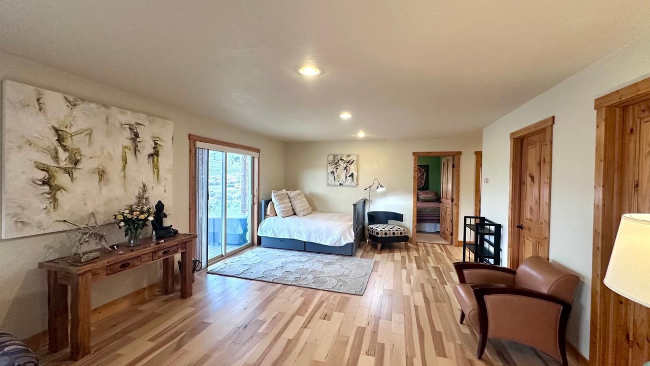 Photo of Bedroom in Oak Creek