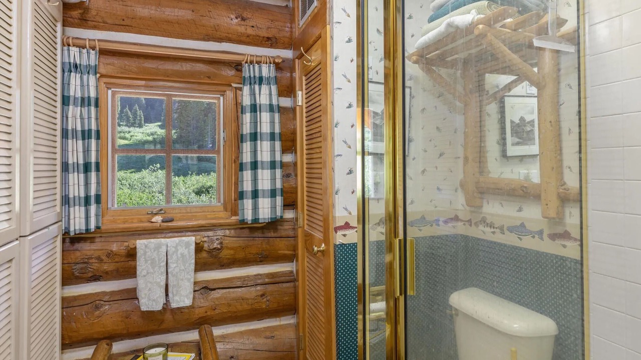 Photo of Bathroom in Lake City