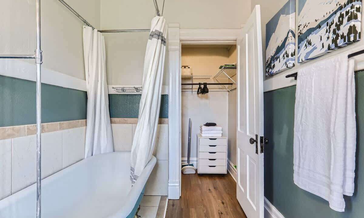 Photo of Bathroom in Congress Park