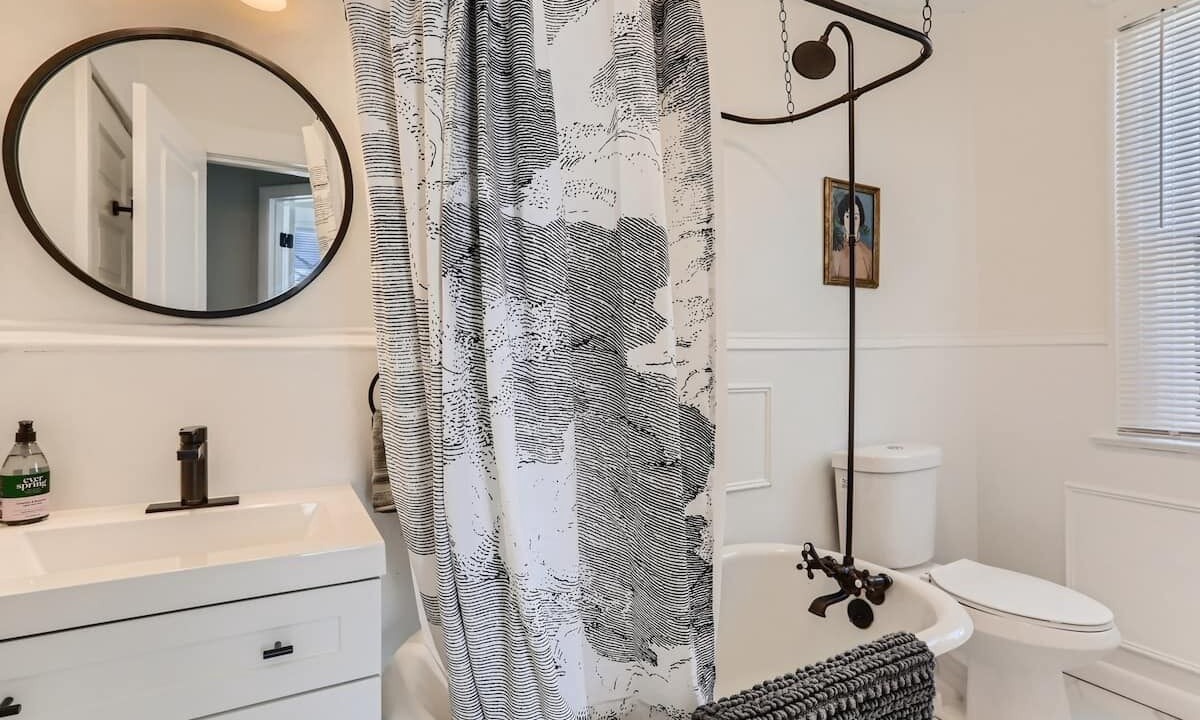 Photo of Bathroom in Congress Park