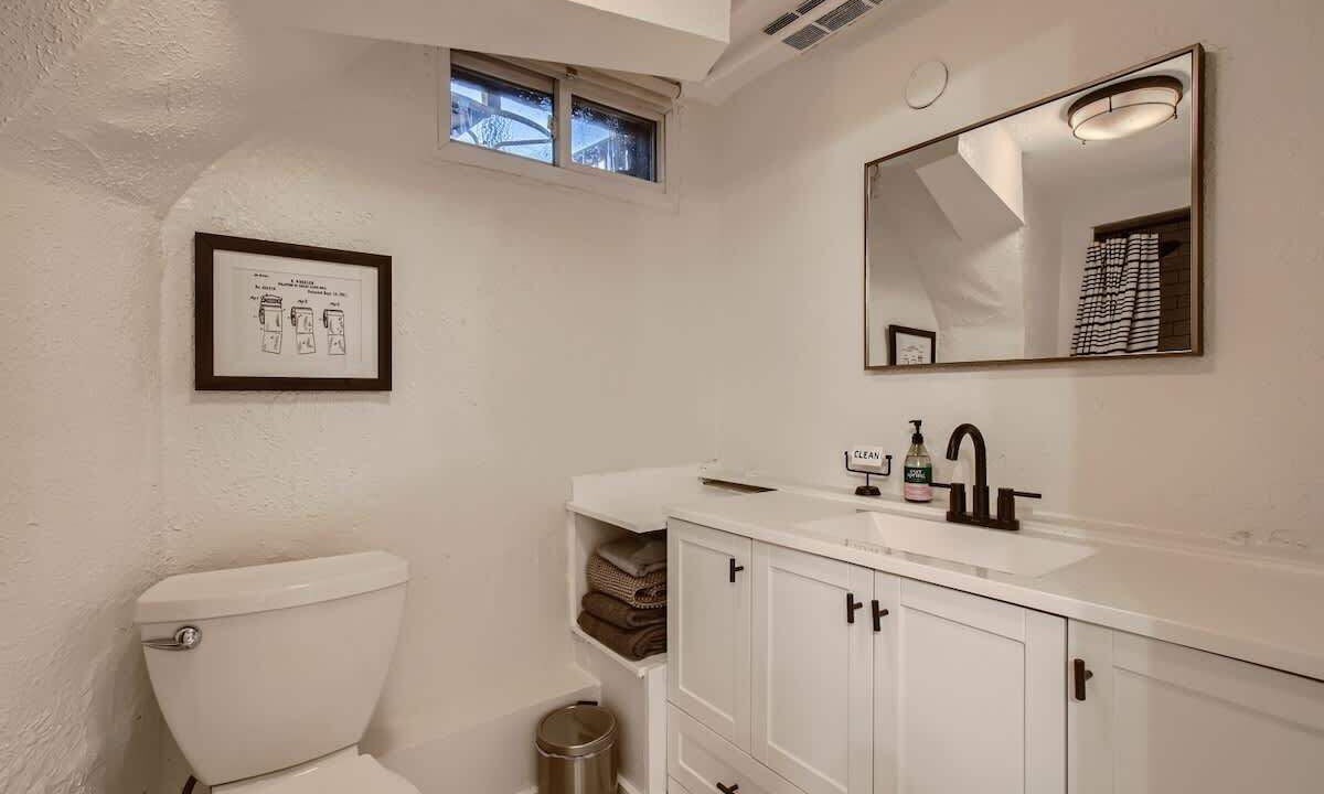 Photo of Bathroom in Congress Park