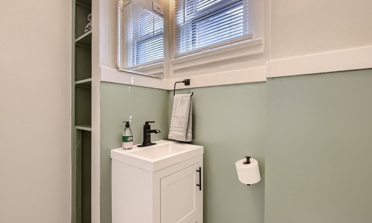 Photo of Bathroom in Cheesman Park