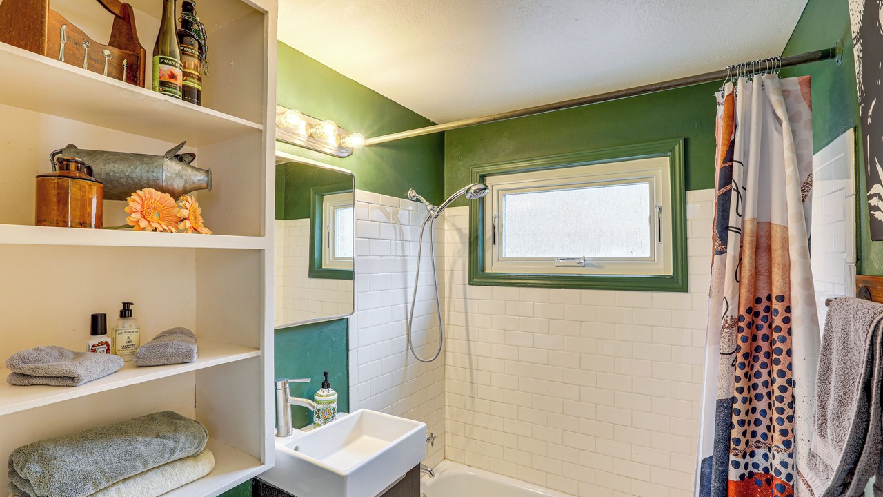 Photo of Bathroom in Harvey Park