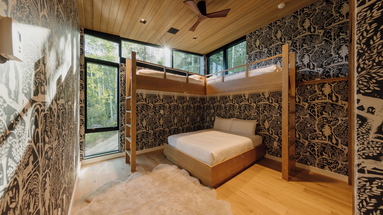 Photo of Bedroom in Highland Meadows