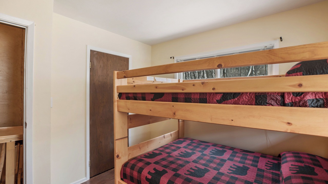 Photo of Bedroom in Lake George