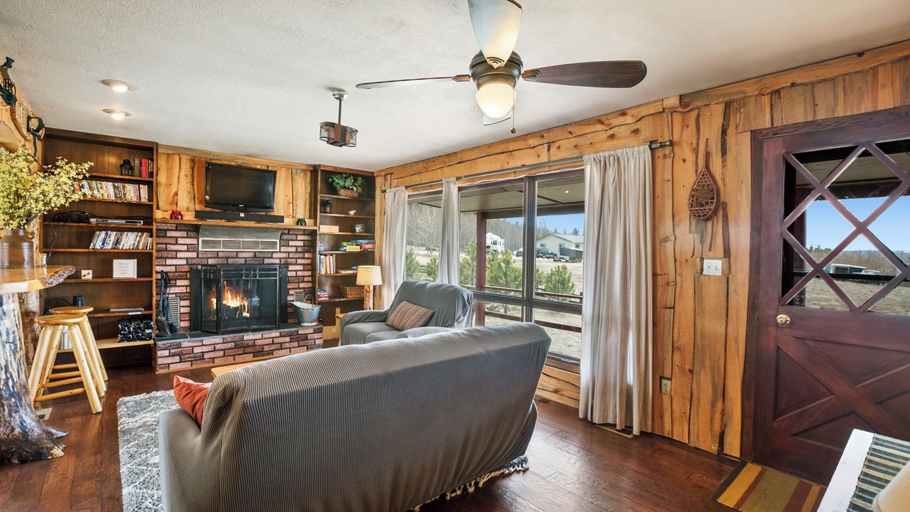 Photo of Livingroom in Lake George