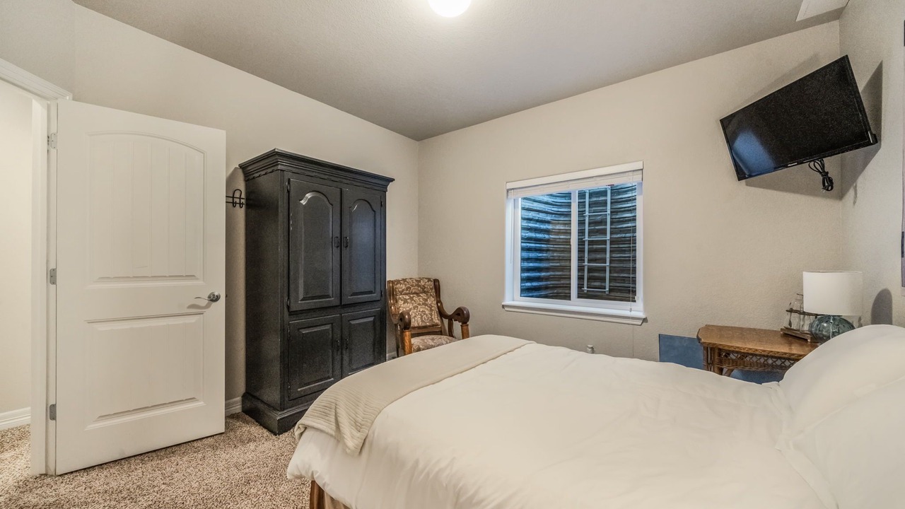 Photo of Bedroom in Monument