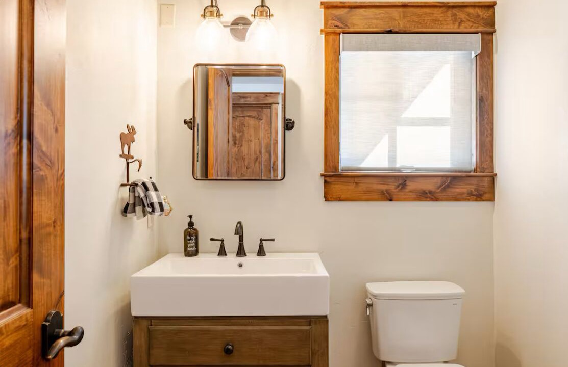Photo of Bathroom in Summit Cove