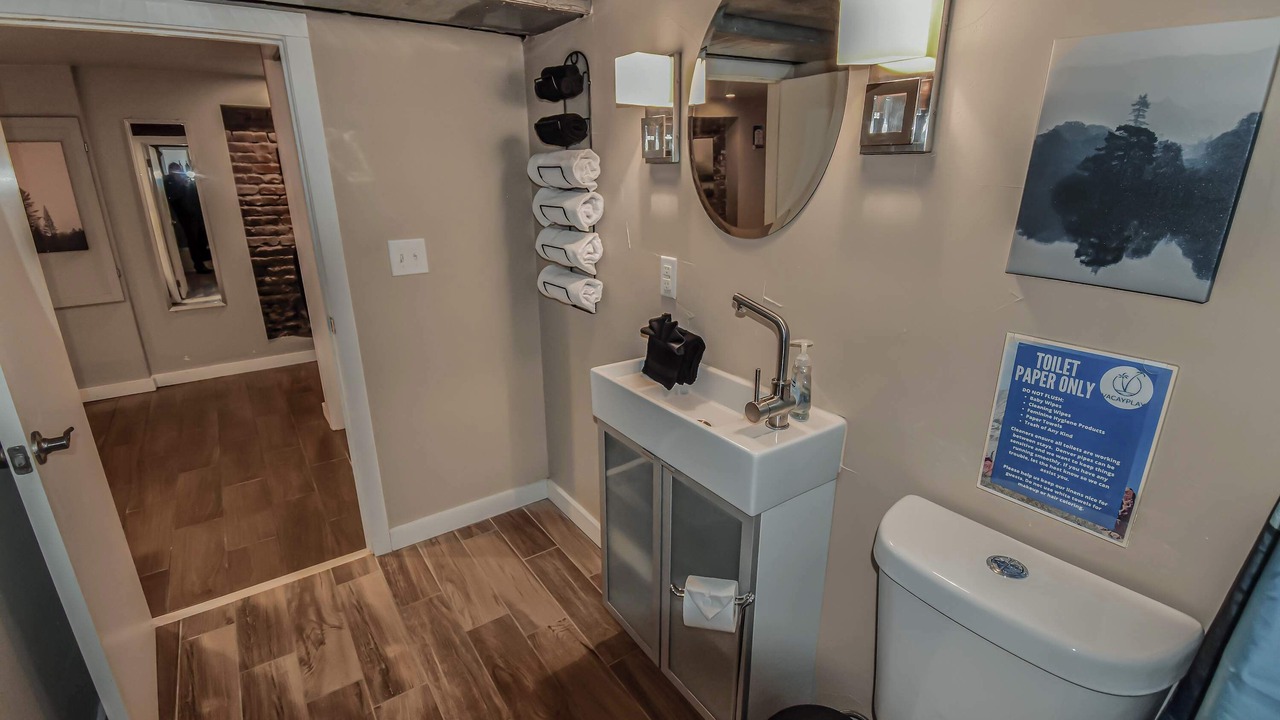 Photo of Bathroom in Cory