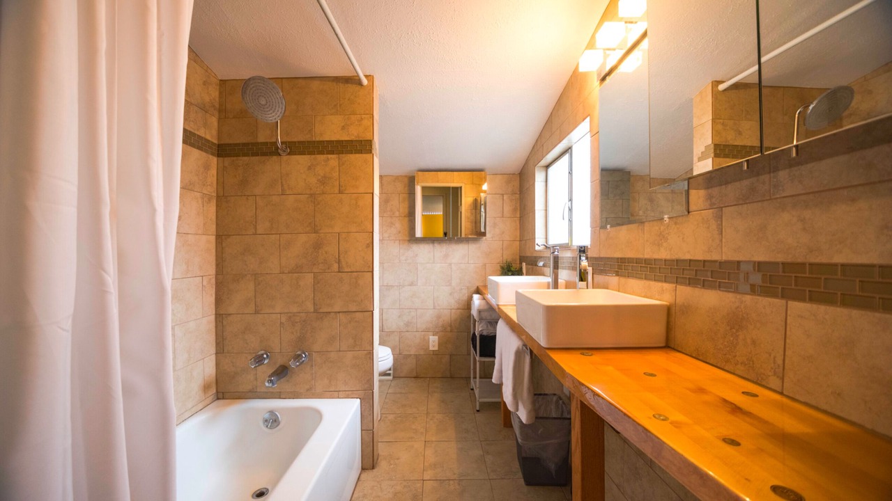 Photo of Bathroom in Sunnyside