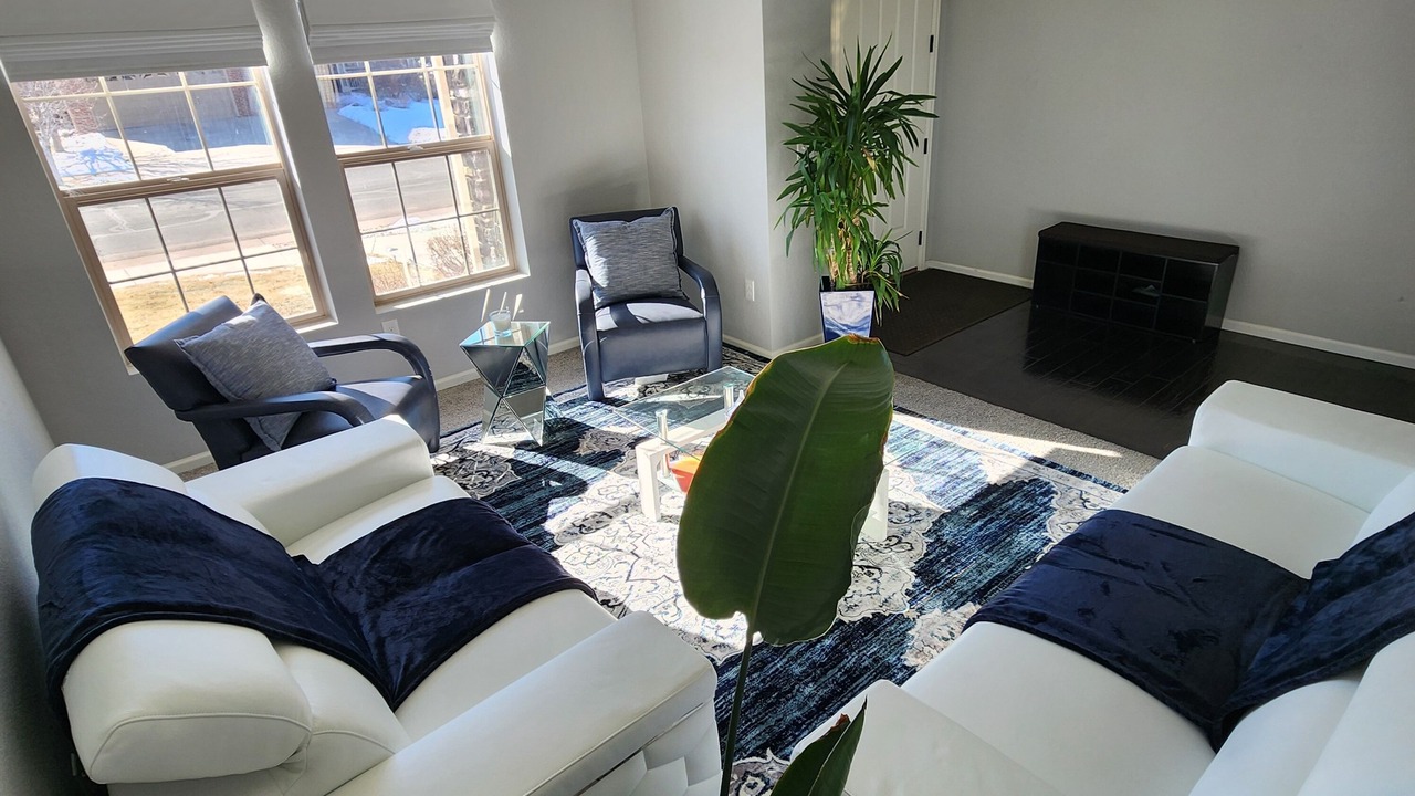 Photo of Livingroom in Aurora