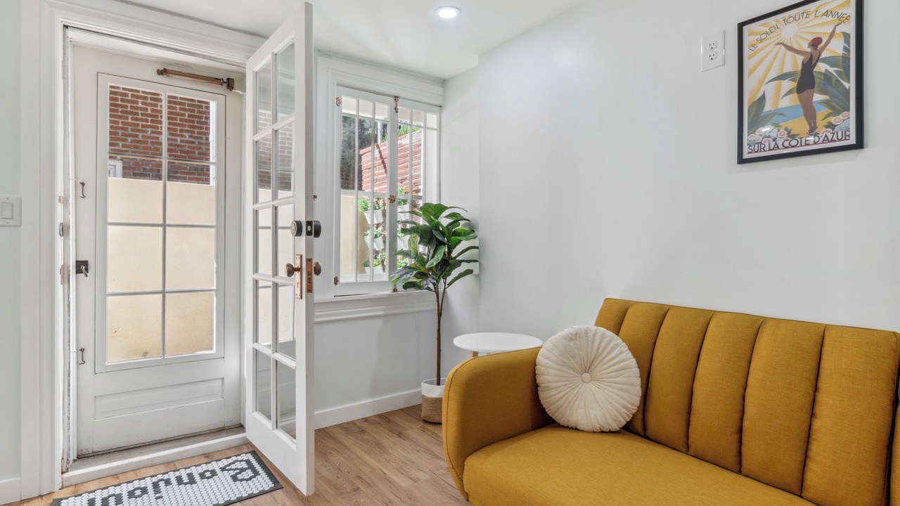 Photo of Livingroom in Alamo Placita
