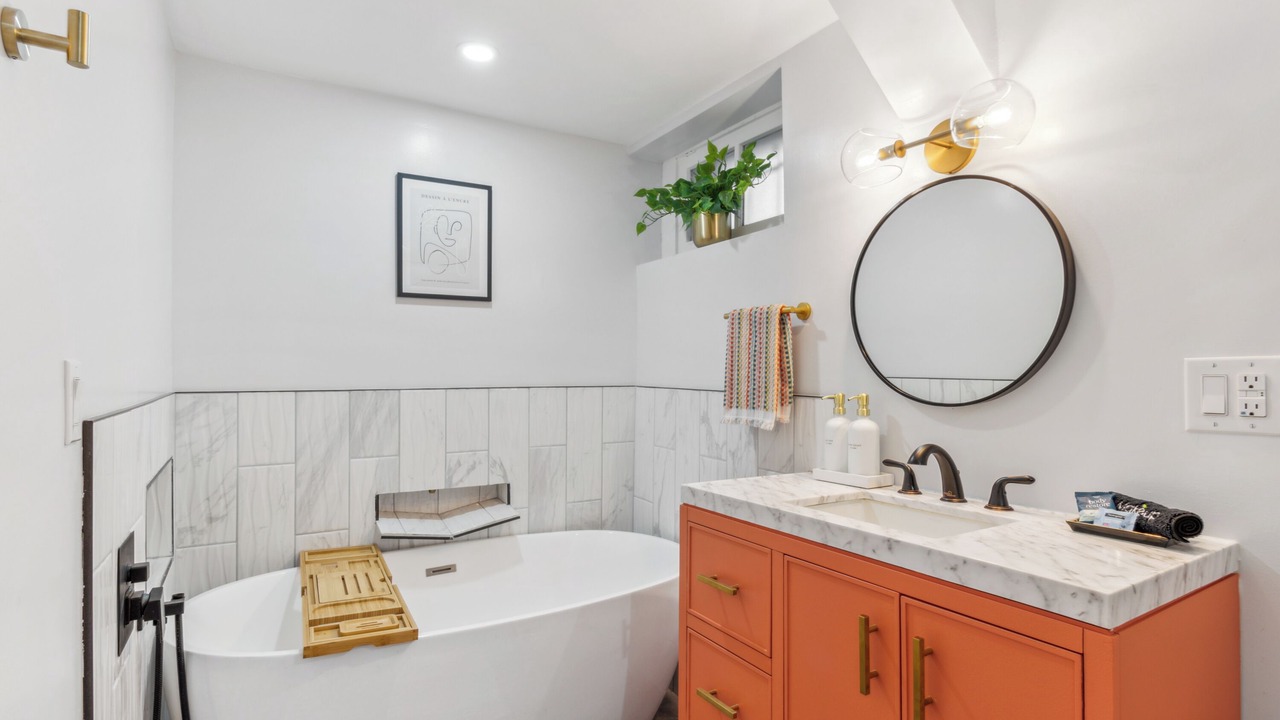 Photo of Bathroom in Alamo Placita
