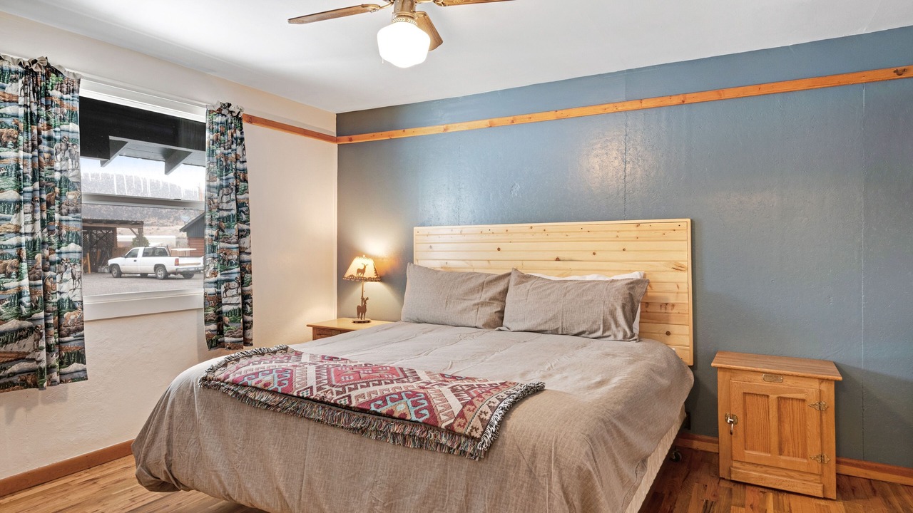 Photo of Bedroom in South Fork