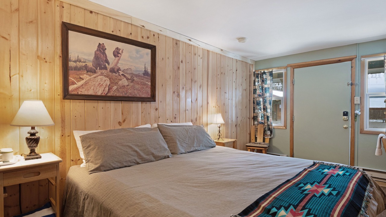 Photo of Bedroom in South Fork