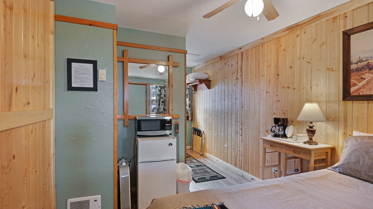 Photo of Bedroom in South Fork