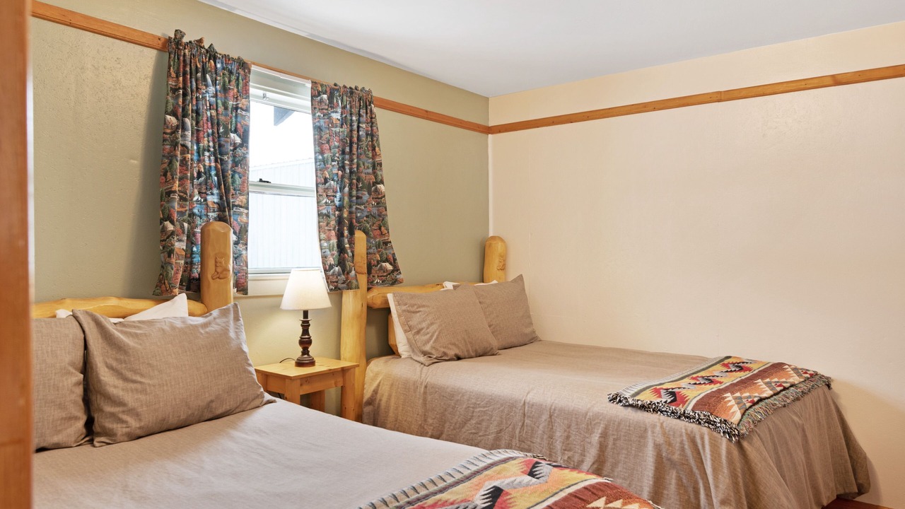 Photo of Bedroom in South Fork