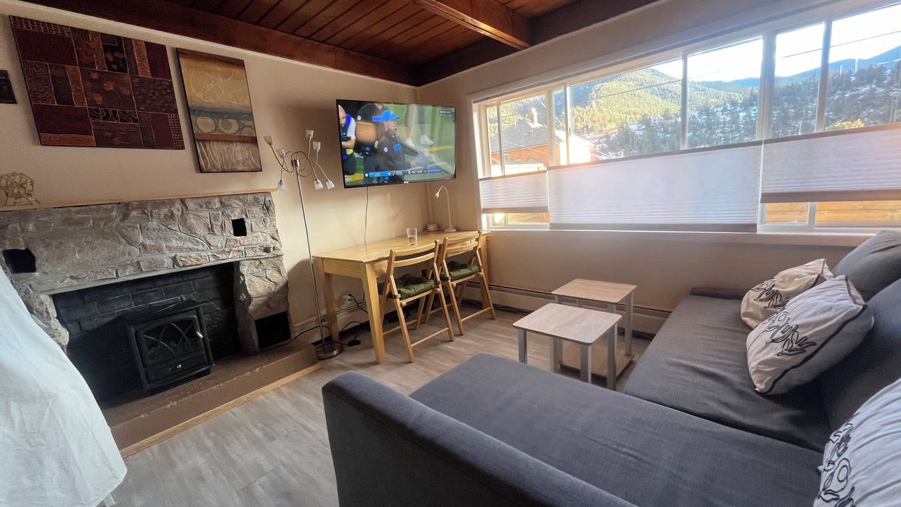 Photo of Livingroom in Idaho Springs