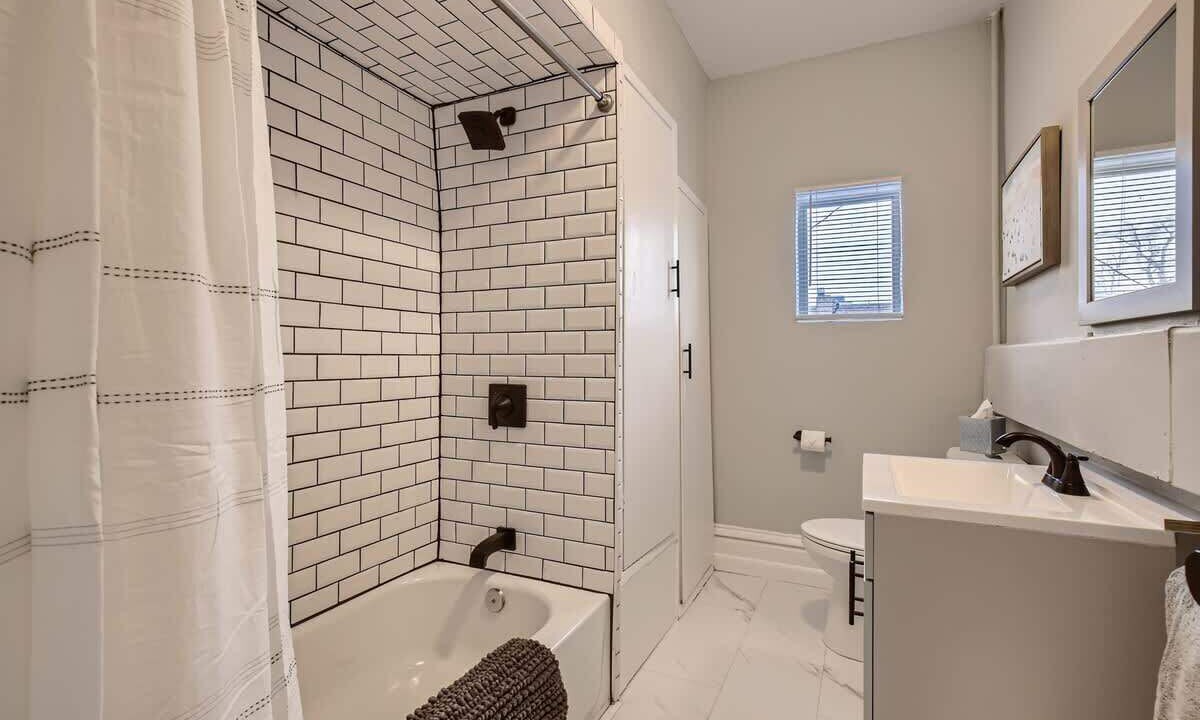 Photo of Bathroom in Congress Park