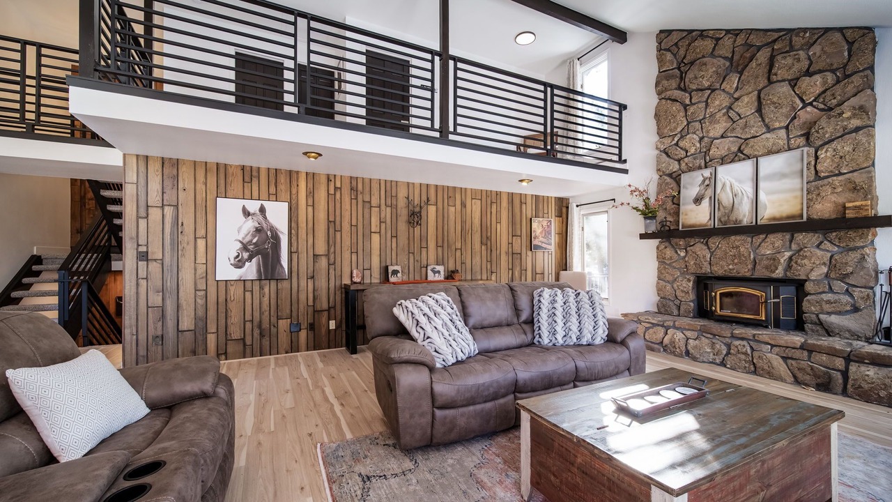 Photo of Livingroom in Pine