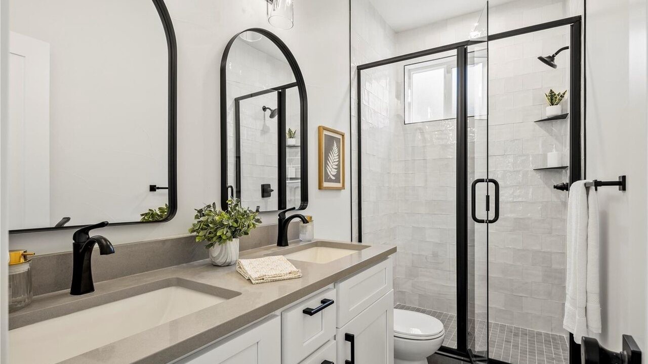 Photo of Bathroom in Goldsmith