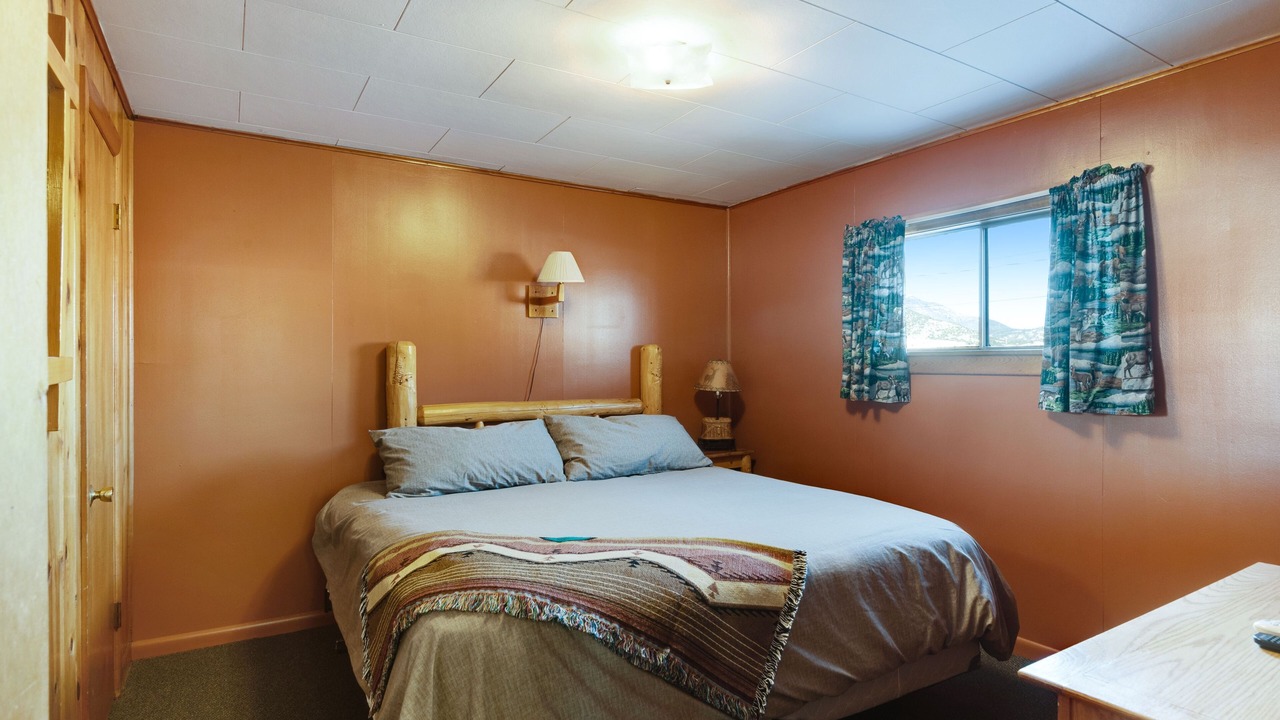 Photo of Bedroom in South Fork