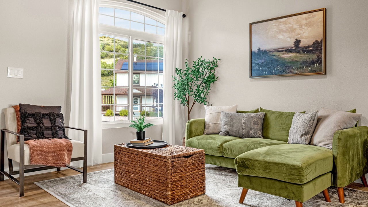Photo of Livingroom in Northwest Colorado Springs