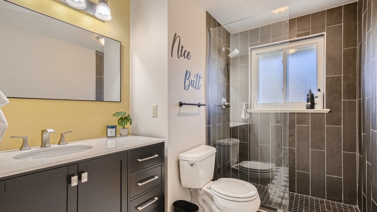 Photo of Bathroom in North Alameda
