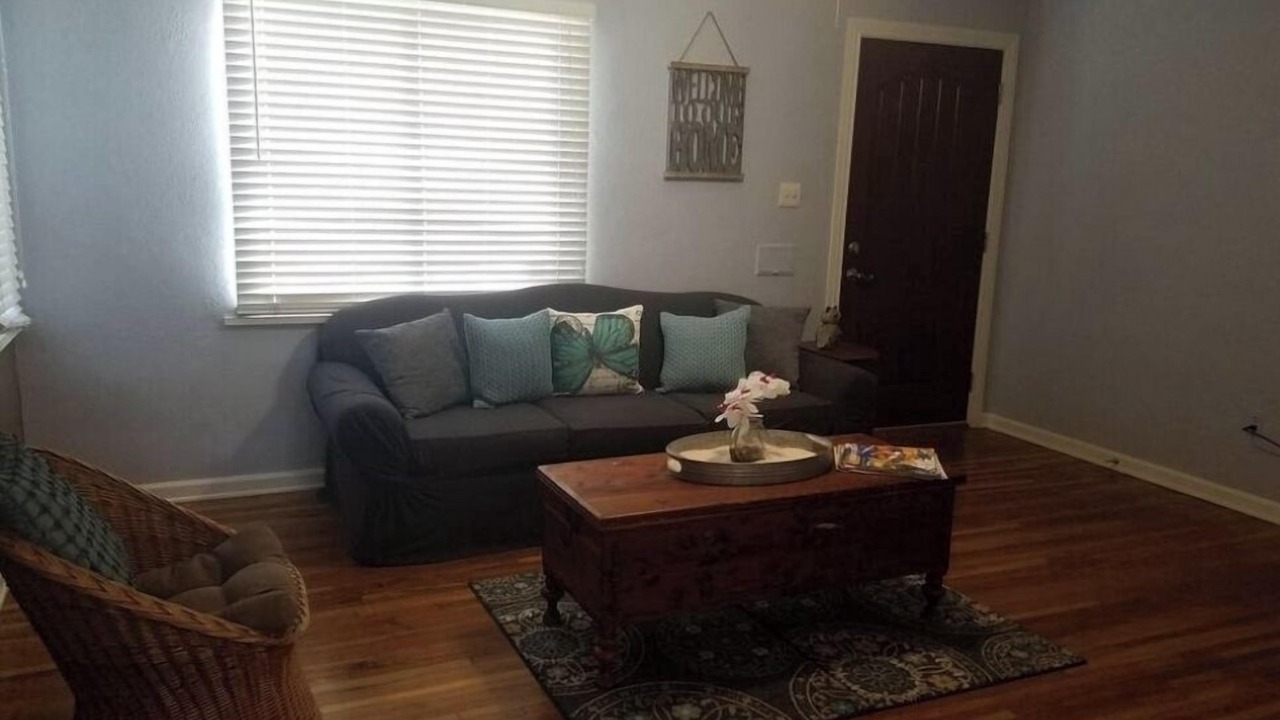 Photo of Livingroom in Englewood