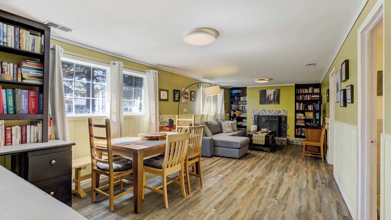 Photo of Livingroom in Security-Widefield