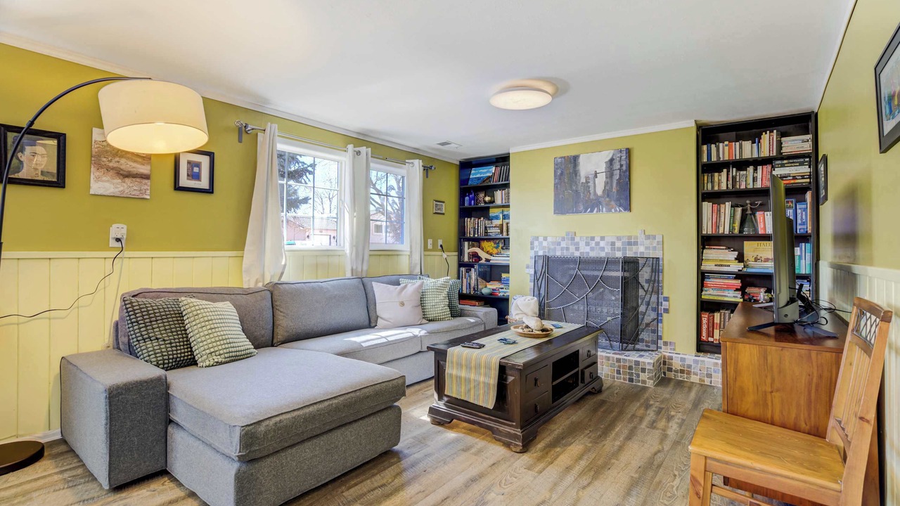 Photo of Livingroom in Security-Widefield