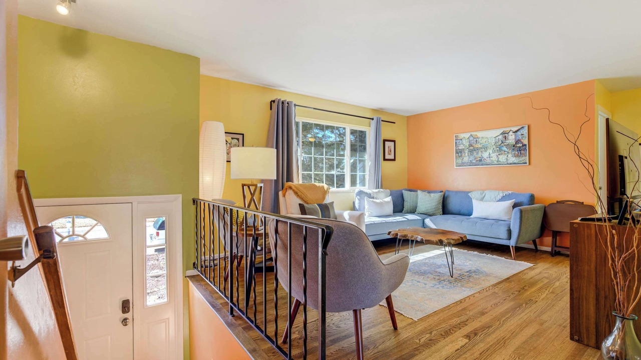 Photo of Livingroom in Security-Widefield
