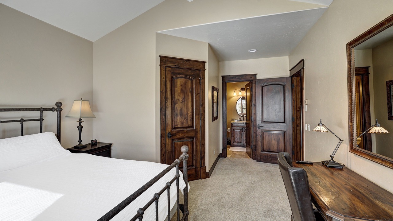 Photo of Bedroom in The Highlands