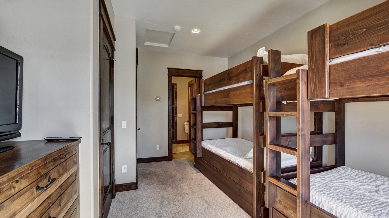 Photo of Bedroom in The Highlands