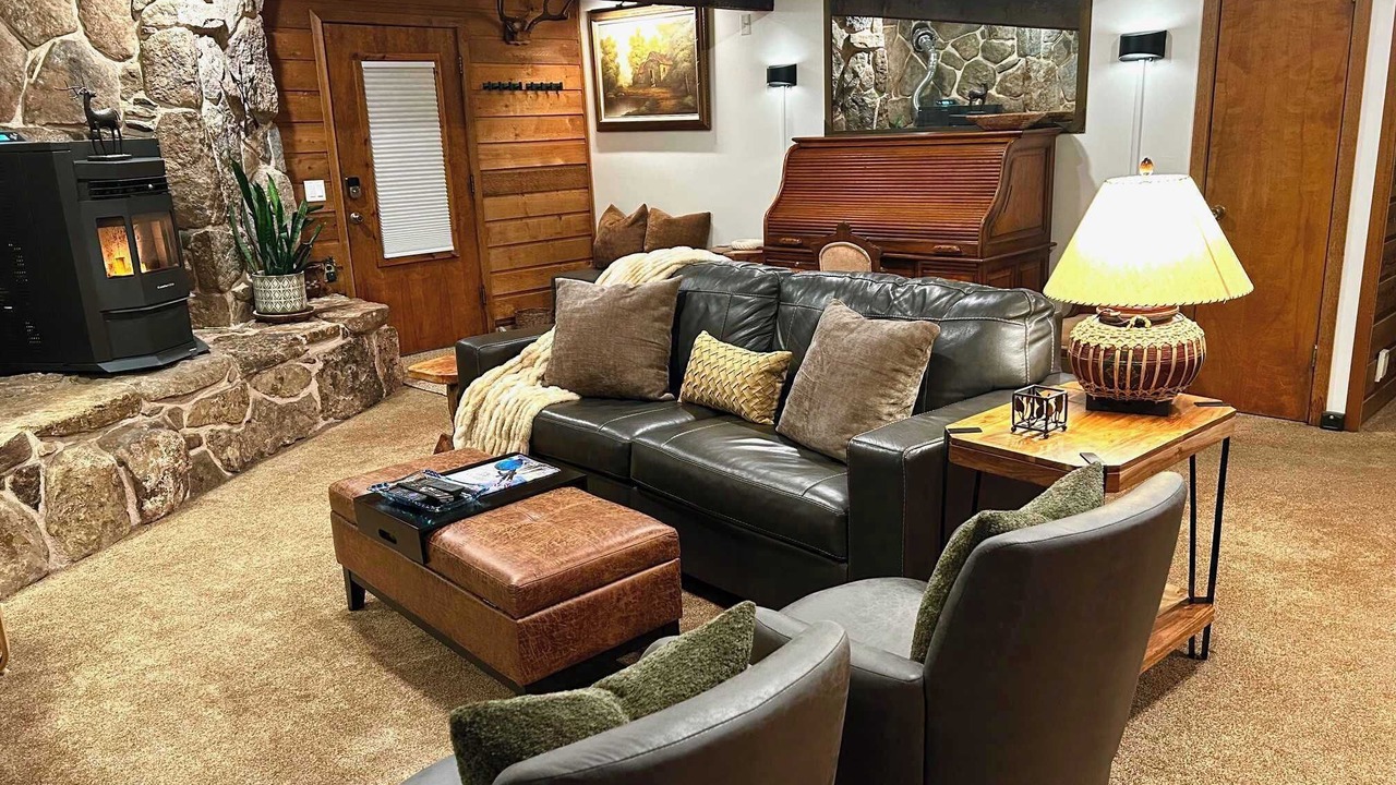 Photo of Livingroom in Brush Creek Village