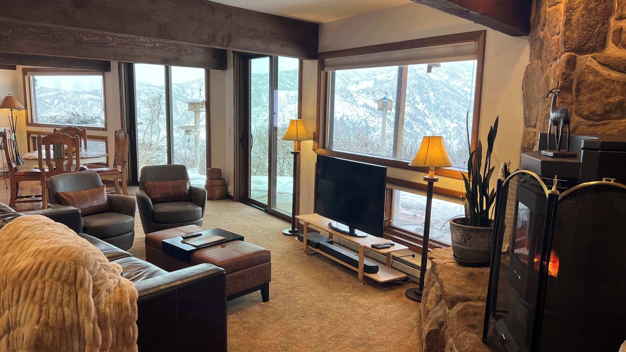 Photo of Livingroom in Brush Creek Village
