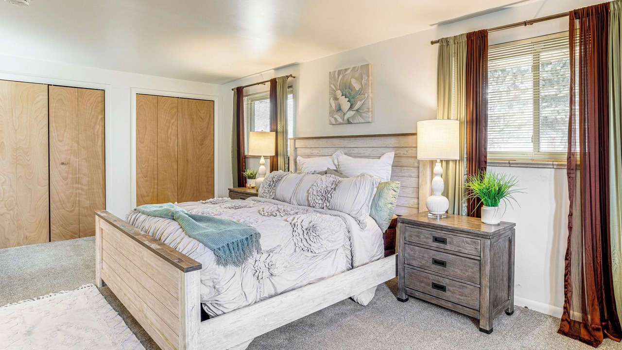 Photo of Bedroom in Aurora