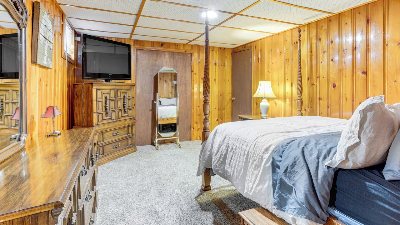 Photo of Bedroom in Aurora
