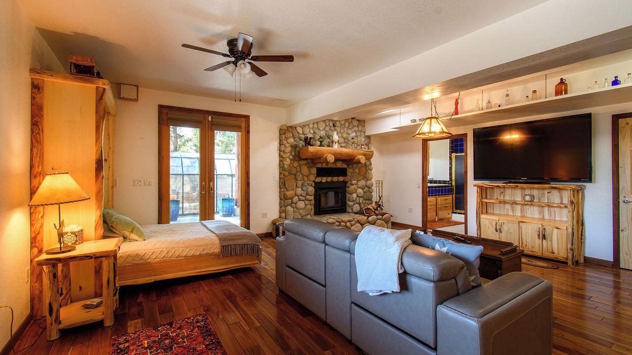 Photo of Bedroom in Pine