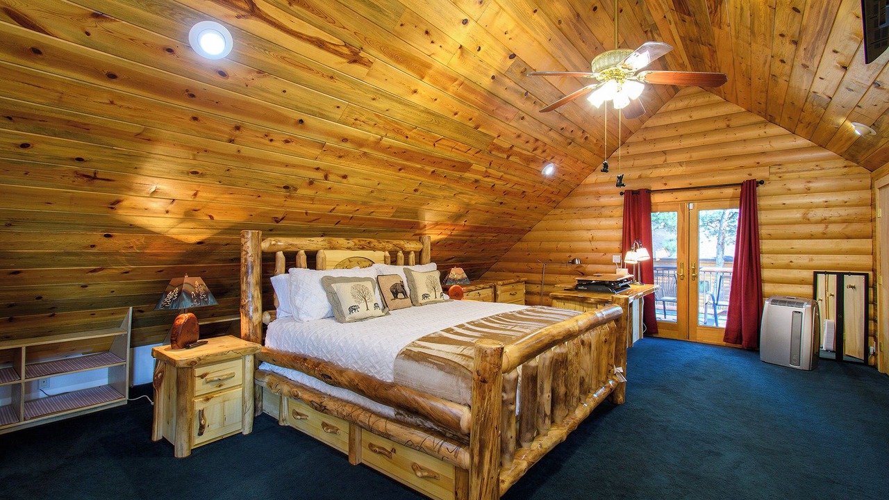 Photo of Bedroom in Pine
