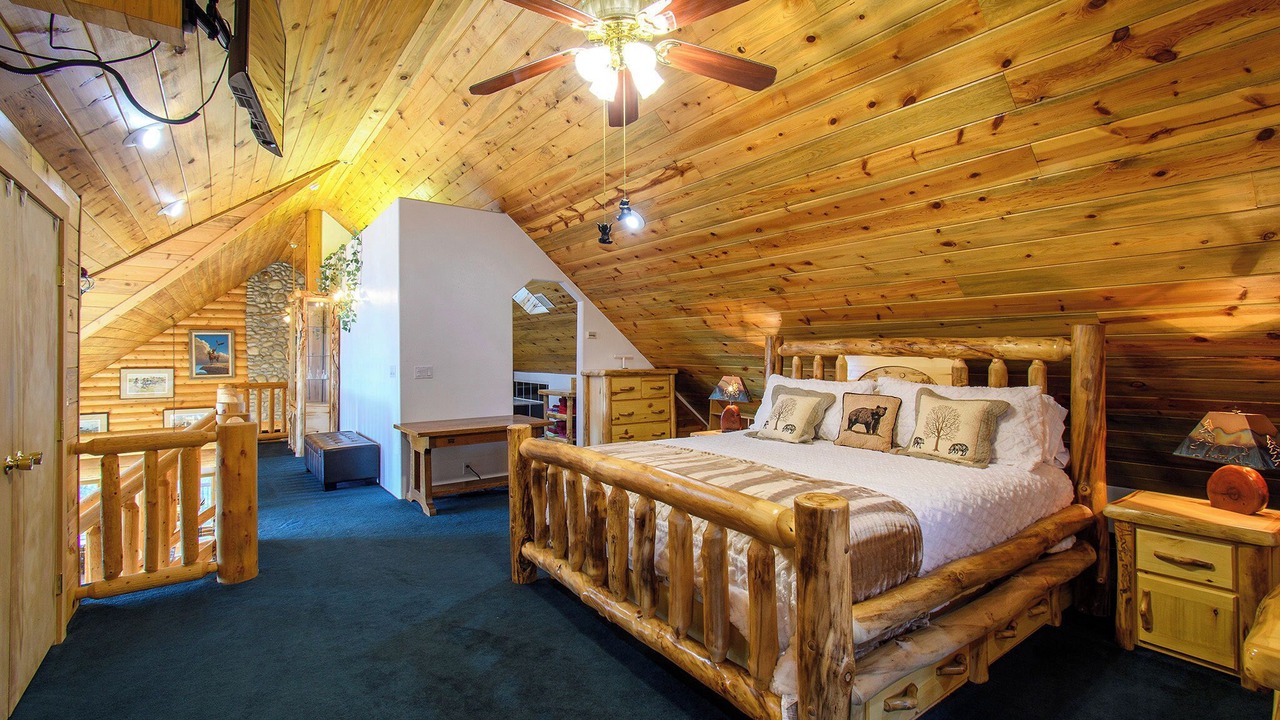 Photo of Bedroom in Pine