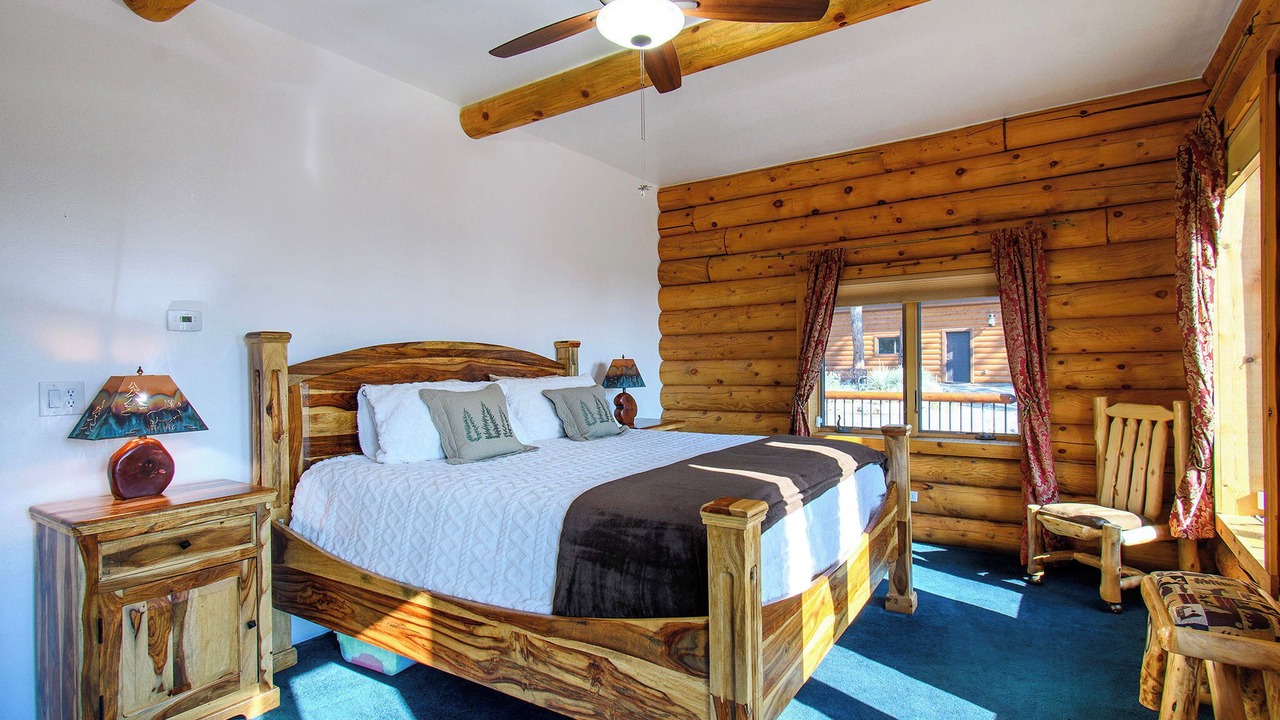 Photo of Bedroom in Pine