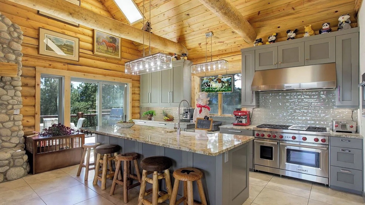 Photo of Kitchen in Pine