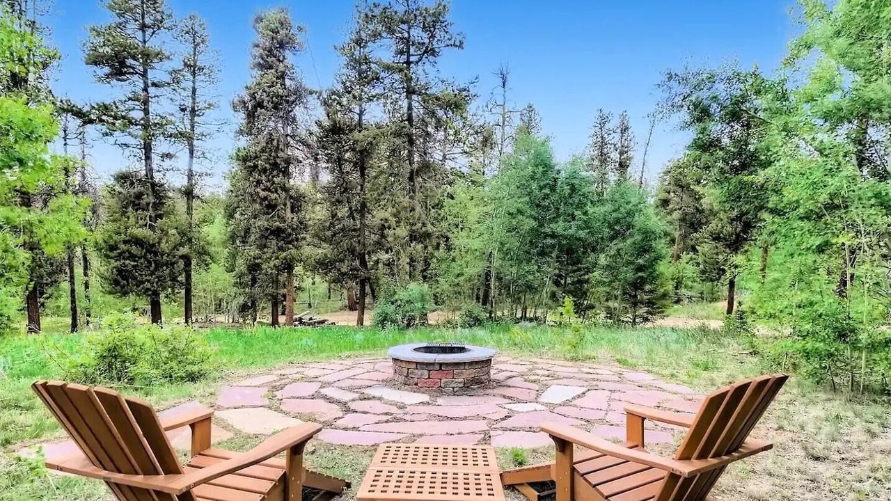 Photo of Outdoor in Black Hawk