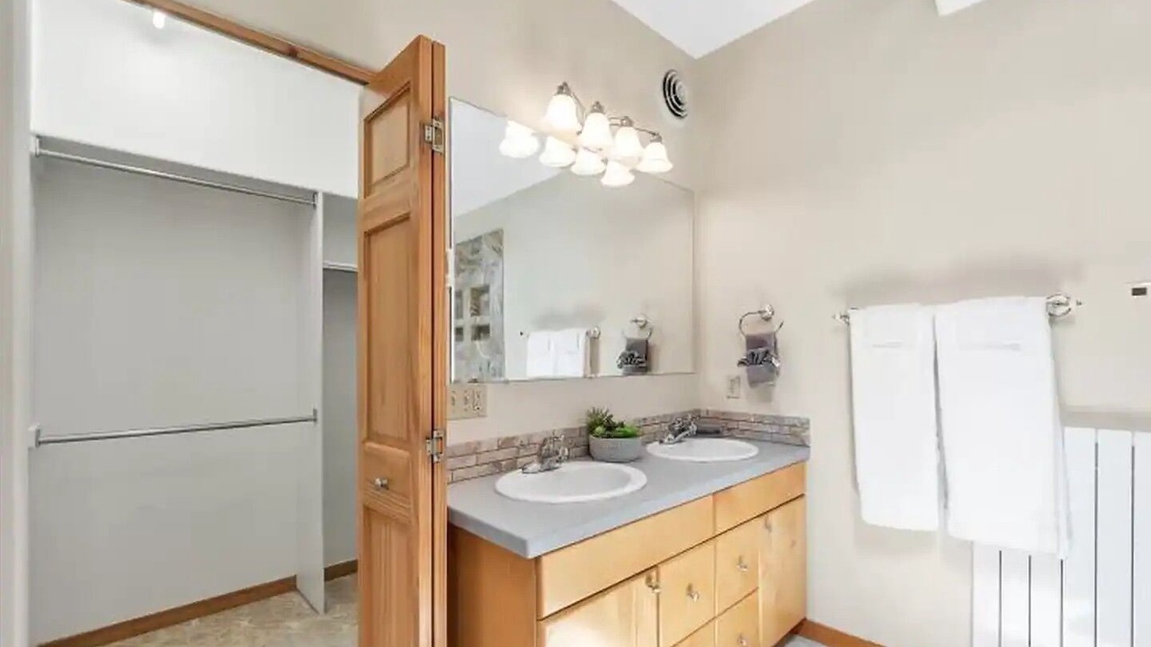 Photo of Bathroom in Black Hawk