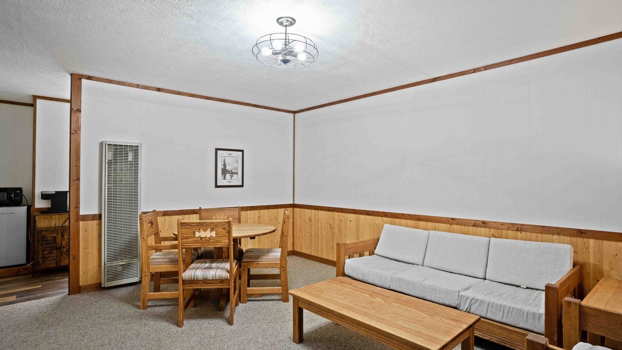 Photo of Livingroom in Almont