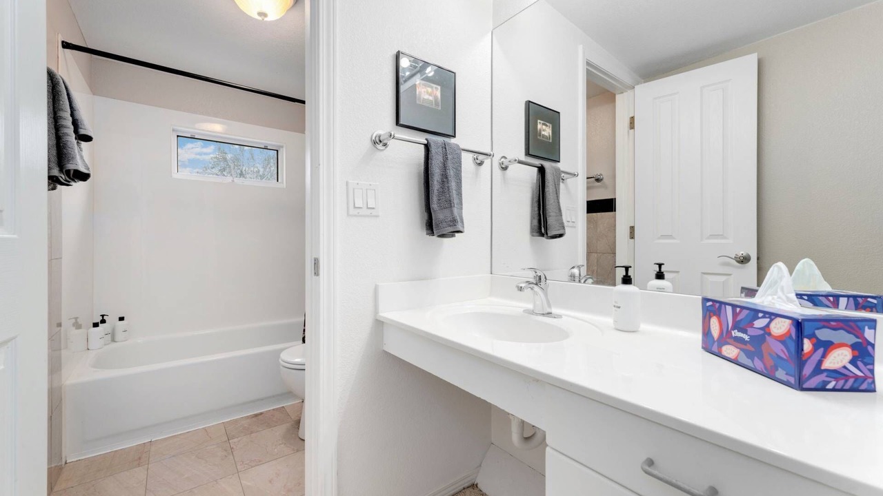 Photo of Bathroom in Alamo Placita