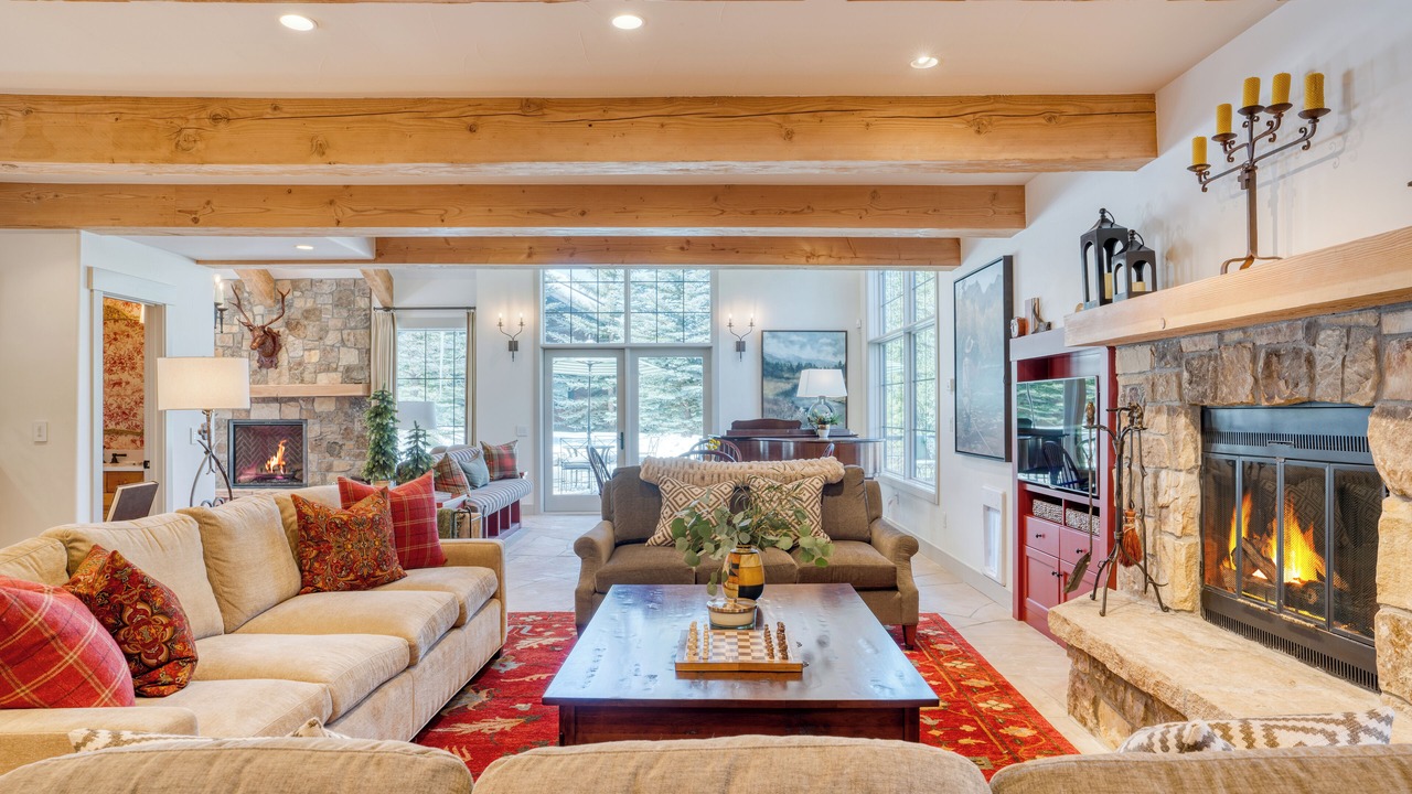Photo of Livingroom in Lakeside Village