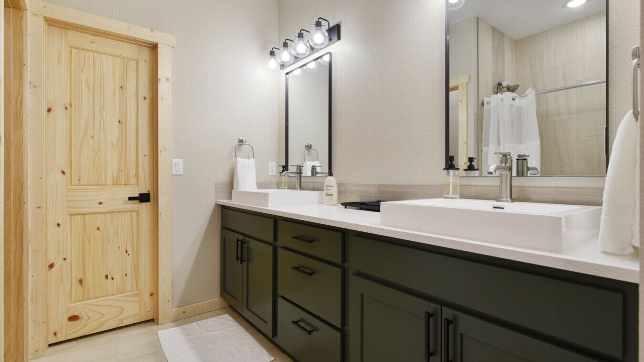 Photo of Bathroom in Rainbow Valley