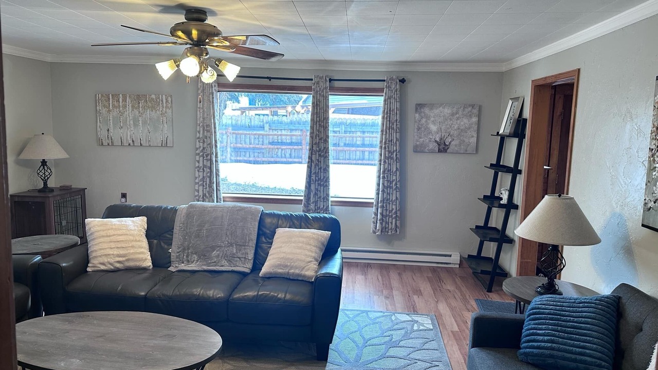 Photo of Livingroom in Yampa